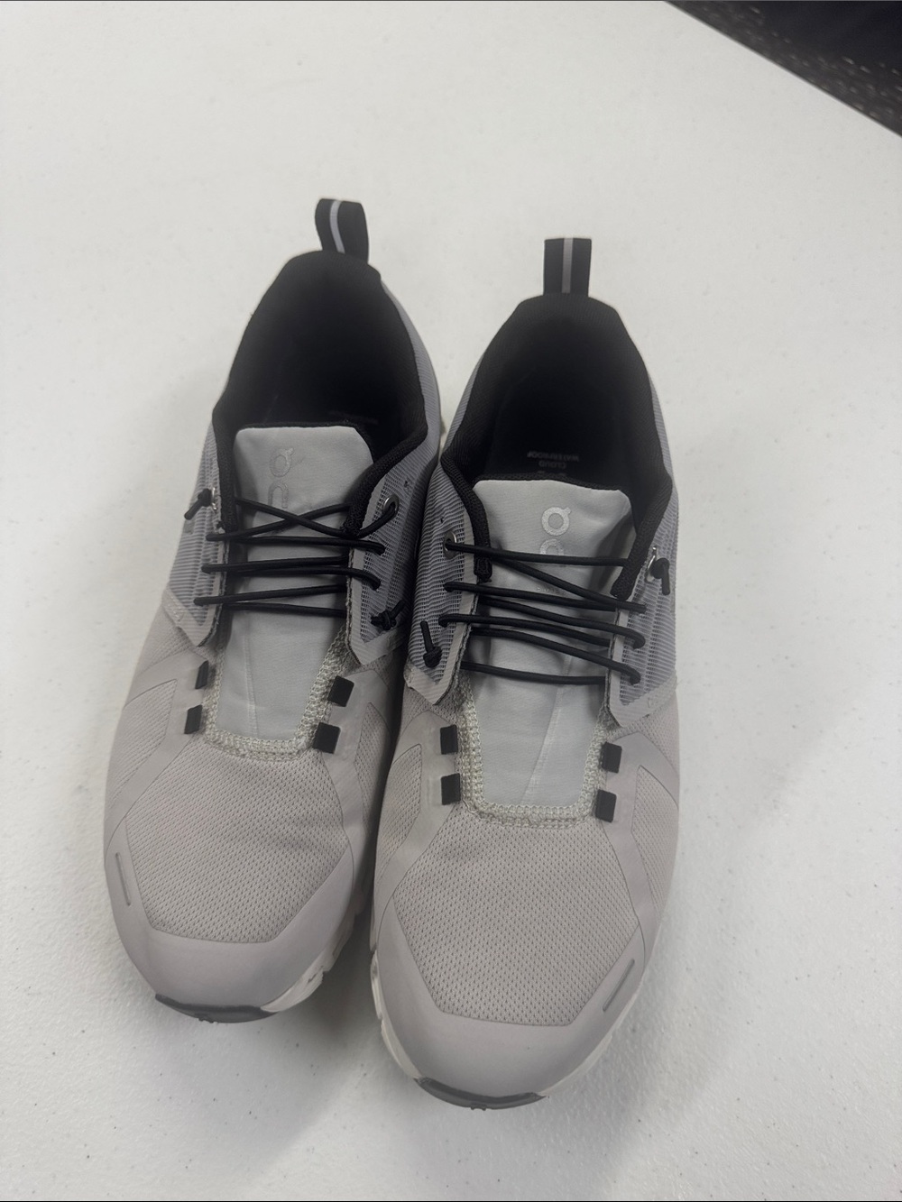 On Running Cloud womens Lightweight Running Shoe - Gray size 9.5